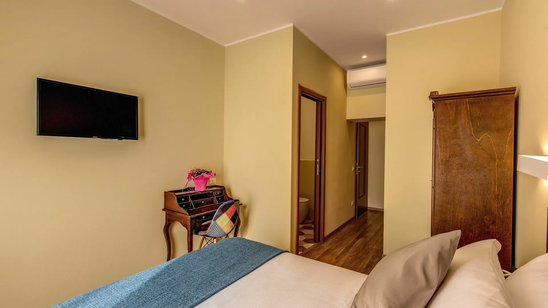 Top Floor Colosseo Guesthouse Rome Guest house